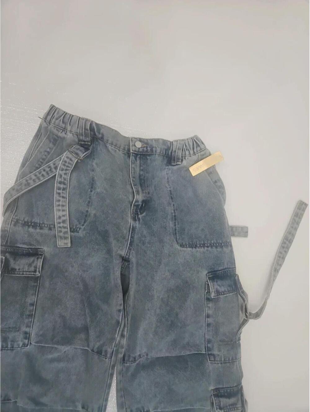 Jeans - Picture 2 of 5